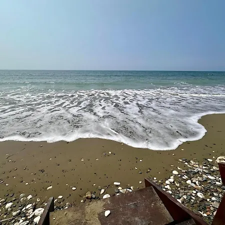 Beachfront 3bdr House Gated Estate Ferienhaus Meneou