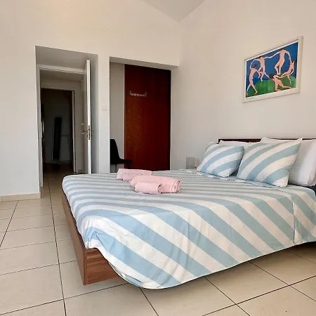 Beachfront 3bdr House Gated Estate * Meneou