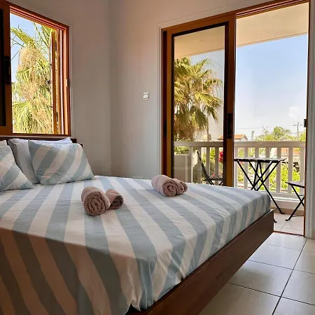 Beachfront 3bdr House Gated Estate Ferienhaus