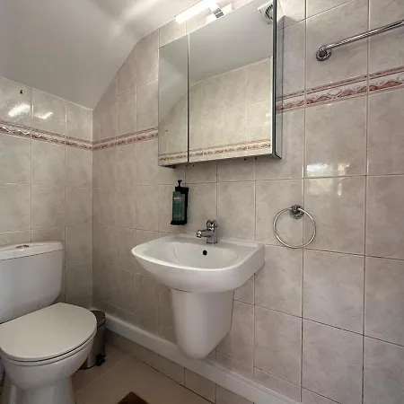 Ferienhaus Beachfront 3bdr House Gated Estate Meneou