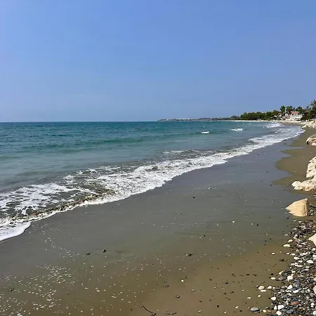 Beachfront 3bdr House Gated Estate * Meneou